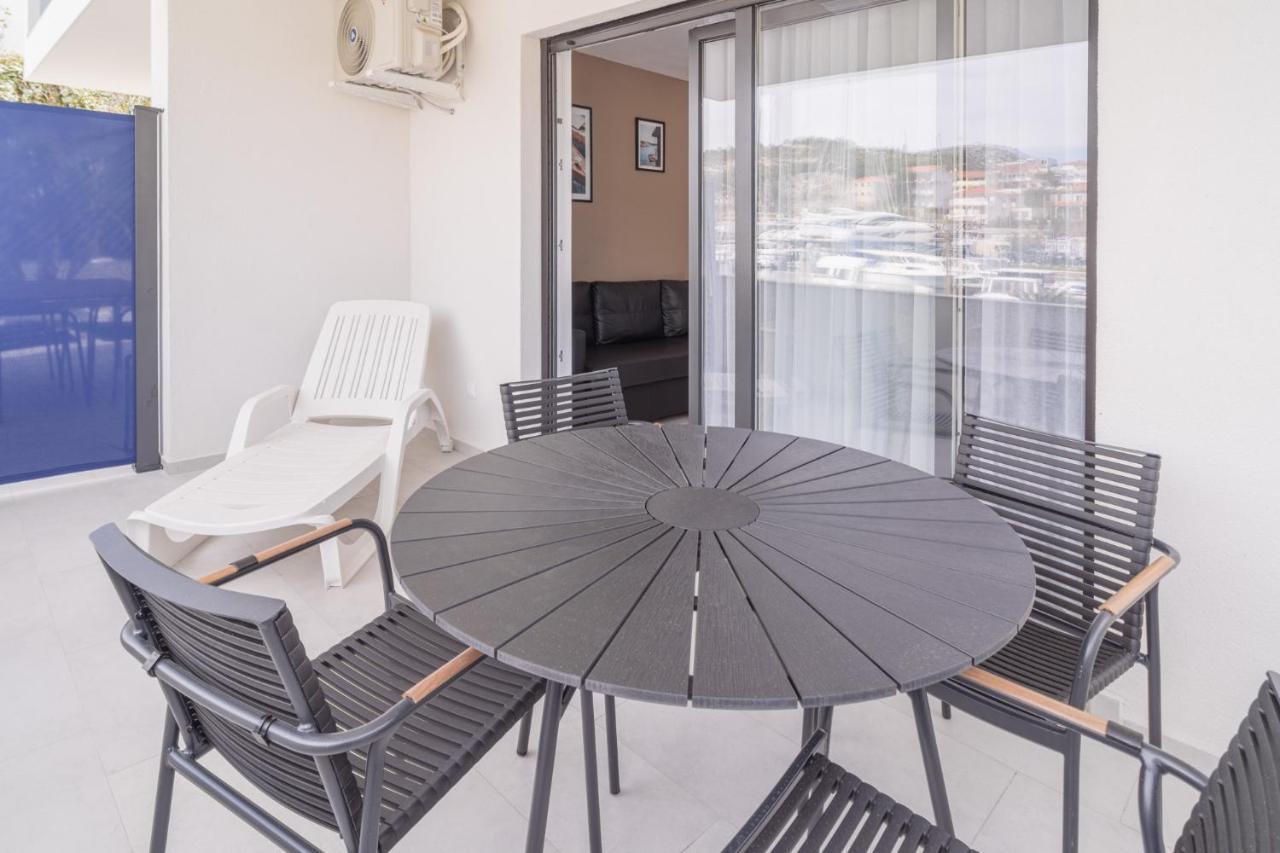 Blue Marina Apartments Экстерьер фото